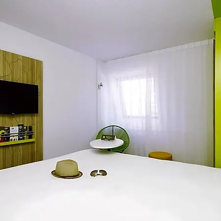 Ibis Styles Toulouse ラベージュ